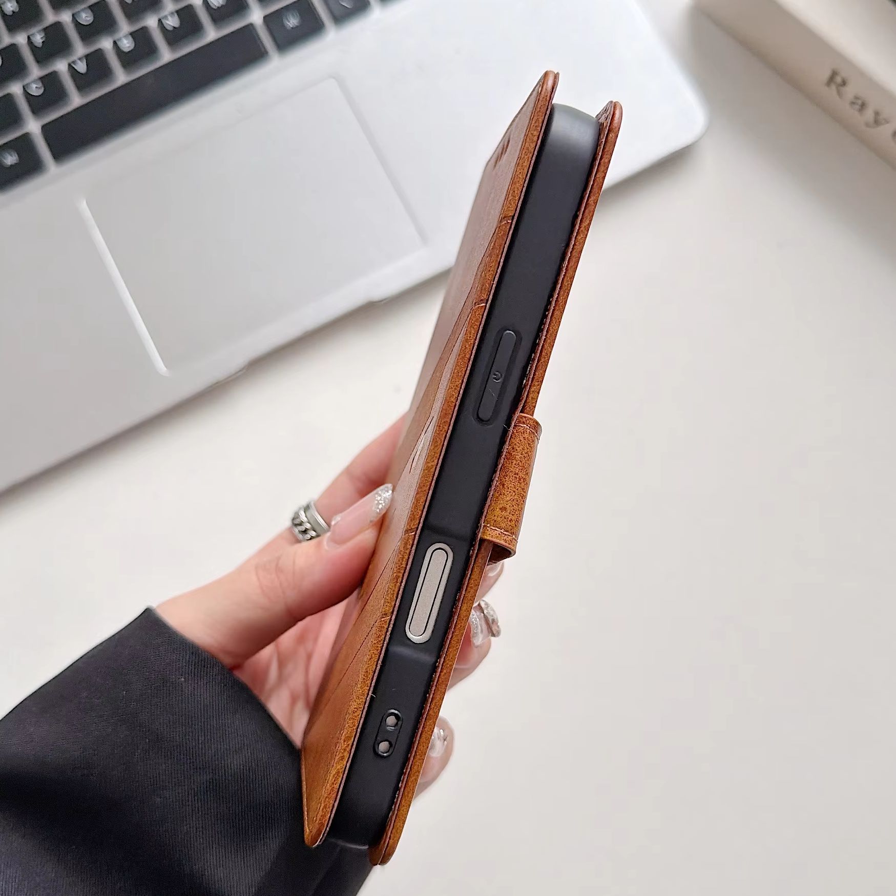 iPhone 17 E 16 15 14 13 12 11  - Flip Leather Case incelemesi ve fiyatı